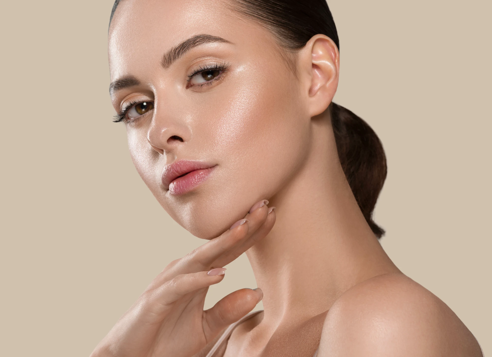 A female with beautiful skin and Jawline by Scarlet Pro Skin Resurfacing Treatment at Gentle Giant Care